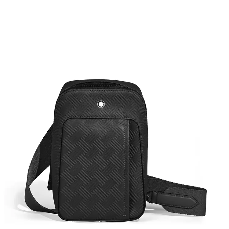 MONTBLANC Extreme Soft系列Companion小型單肩包，4萬4500元。品牌提供