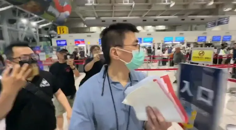 趙建銘與獄友飛往越南避風頭。翻攝畫面