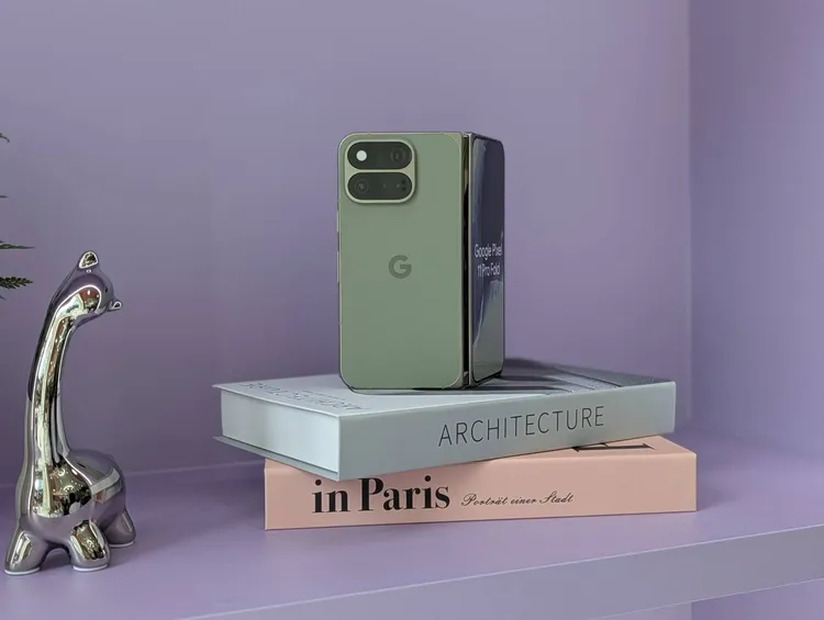 Pixel 11 Pro Fold加入了橄欖色新色。趙筱文攝