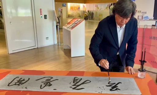 70歲後寫出不一樣的世界！朱振南書藝展延長　邀民眾找回「當下」