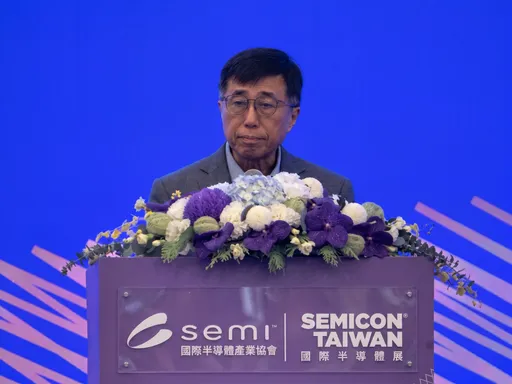 「光進銅退」加速！台積電徐國晉：矽光子2027滲透率破5成　CPO下半年量產