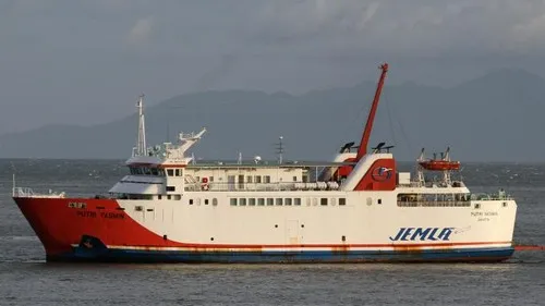 印尼渡輪突「火燒船」！131人驚逃