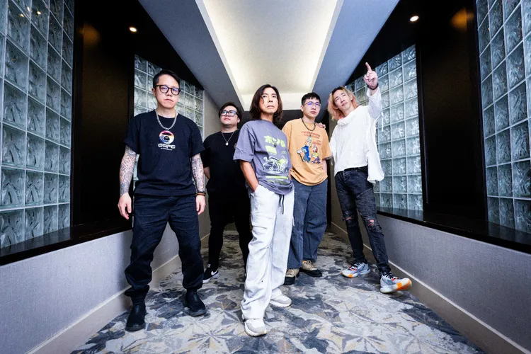 郭子（中）出道30多年，累積超過500首創作。寬宏藝術提供