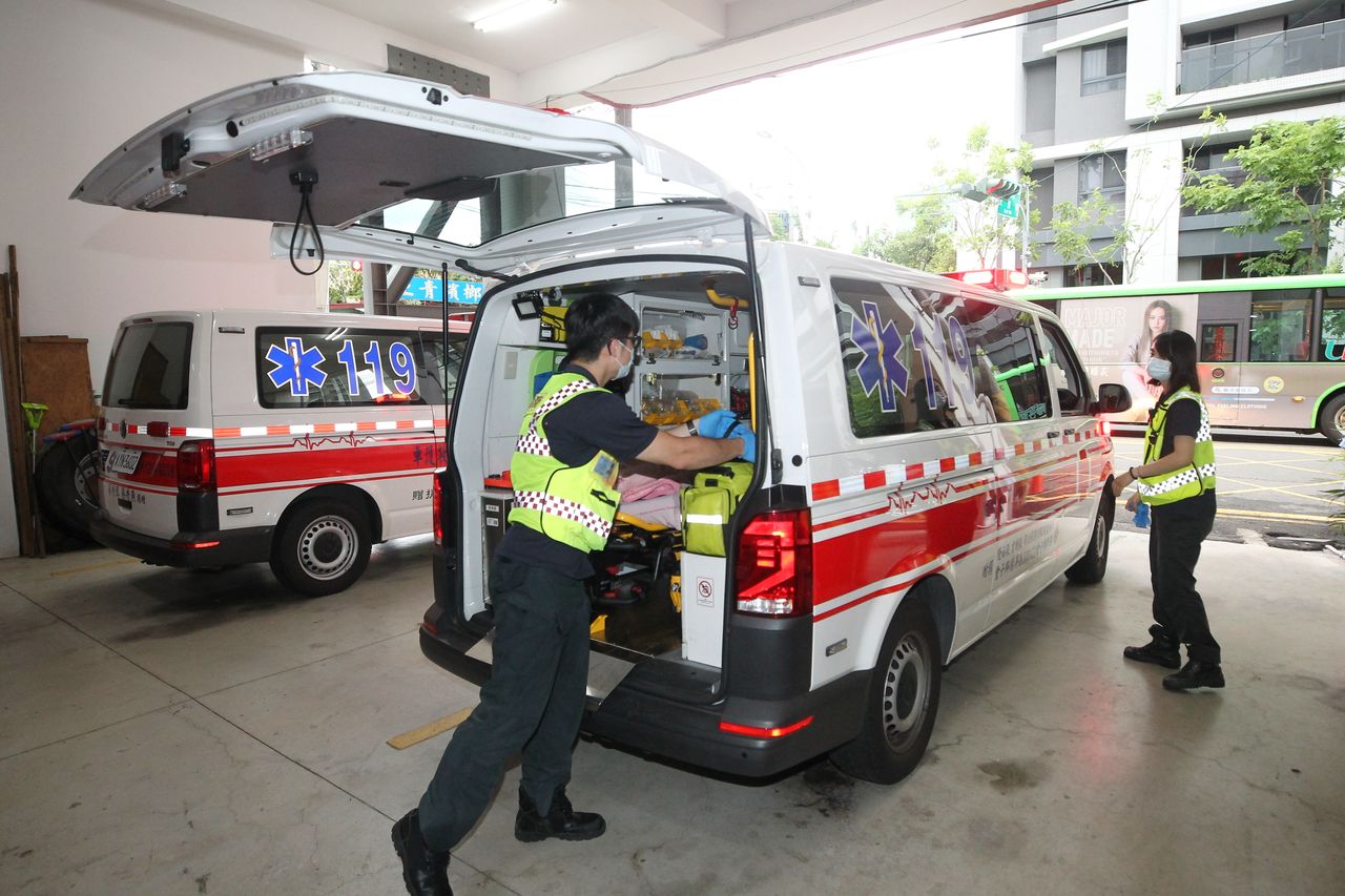 台中30多歲女子社區7樓墜落 重摔3樓陽台送醫搶救
