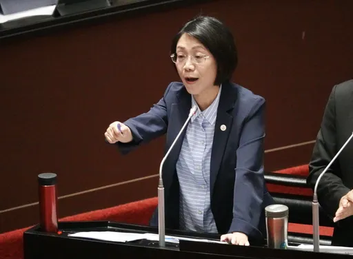 翁曉玲稱詢問國務機要費被已讀不回　郭雅慧：當天即回應