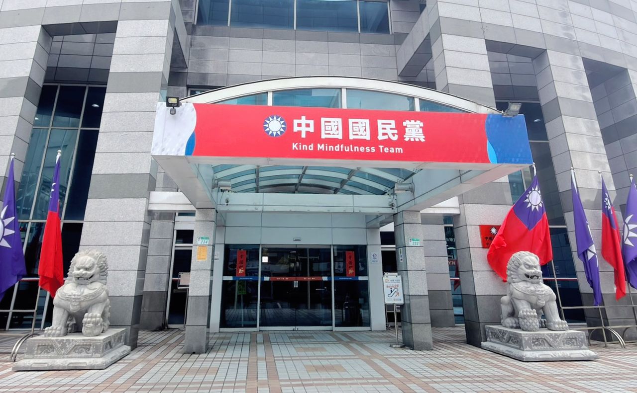 批賴清德普發1萬政策大翻車 國民黨酸「拿香跟拜」傻眼:5月就提了