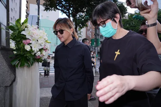天王天后彩妝師病逝　孫燕姿專程來台送別　張韶涵也久違露面了