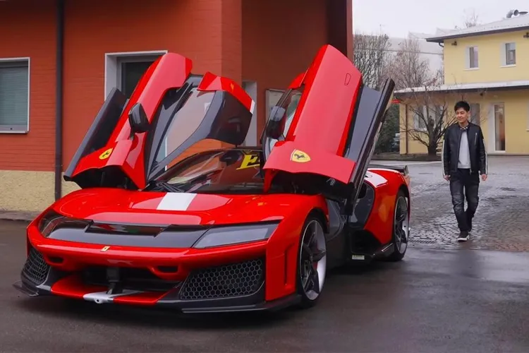 林志穎（右）今年2月成為全台首位，入手約2億元「新馬王」Ferrari F80車主。翻攝Ferrari官網