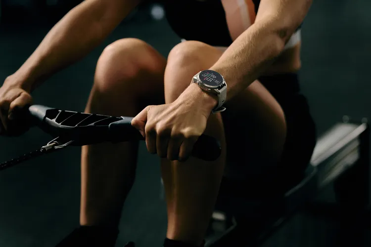 Garmin fēnix 9系列鎖定跨項運動需求，支援跑步、肌力及多種戶外活動，並透過進階體力與耐力指標，協助使用者掌握長期訓練變化。Garmin提供