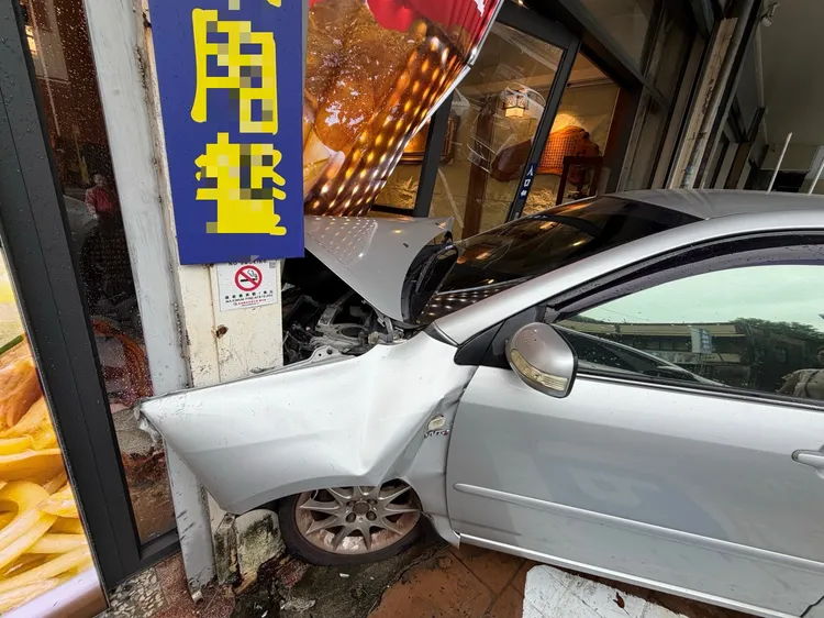藝品店無辜遭受波及。民眾提供