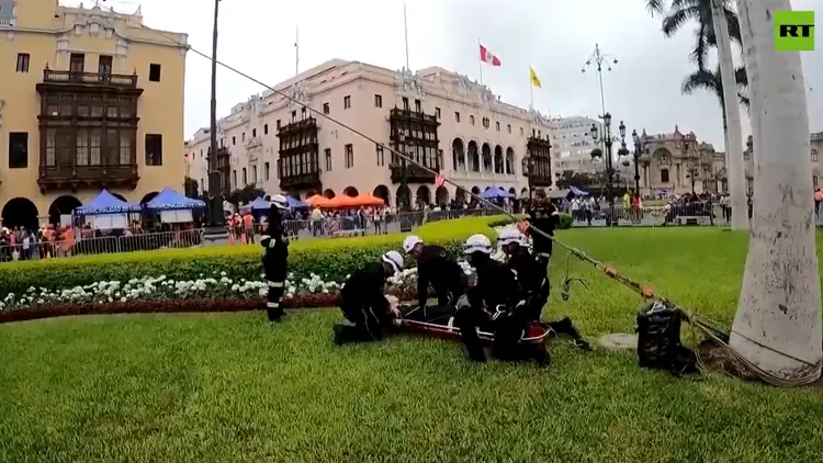 秘魯1周前才舉行地震防災演練。翻攝X