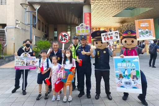 中、小學開學日南港警不缺席　校園周邊部署警力護童疏導交通
