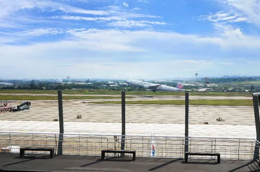 無人機亂入！桃園機場暫停起降　9航班受影響