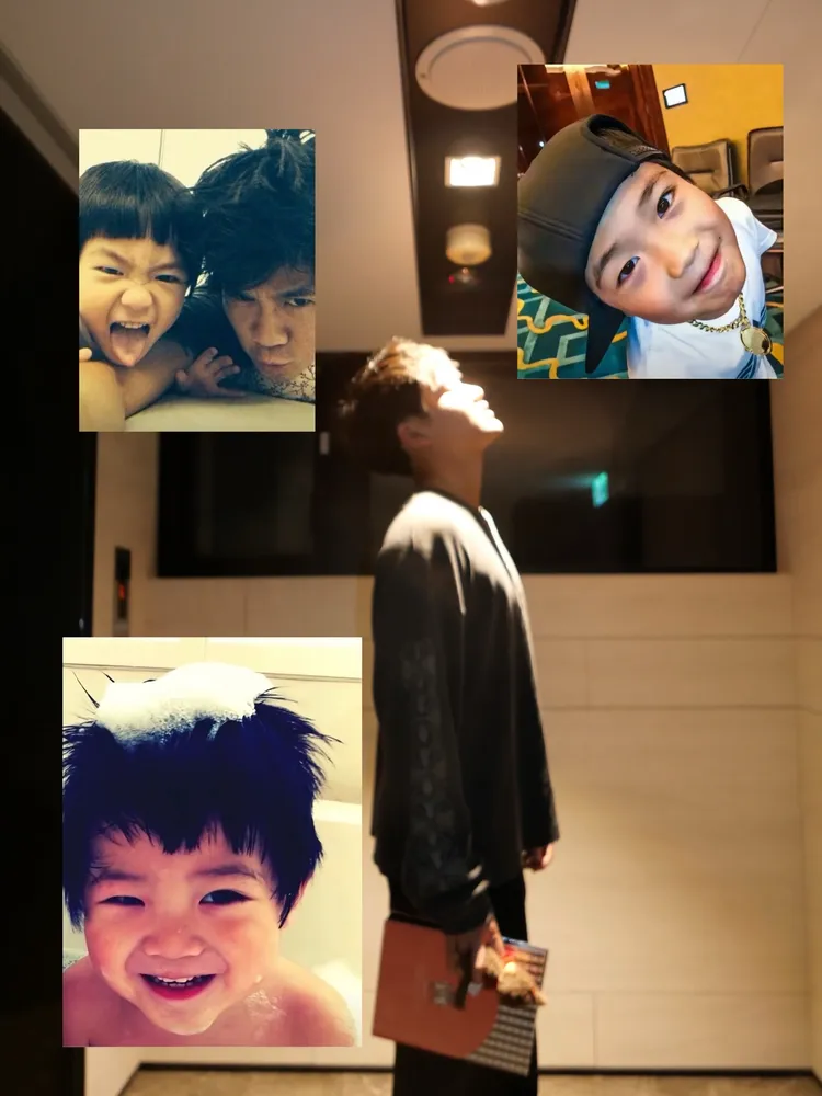 曹格兒子Joe翻看成長照。翻攝joeeeeeeeeeeeeeeeeee.gege IG