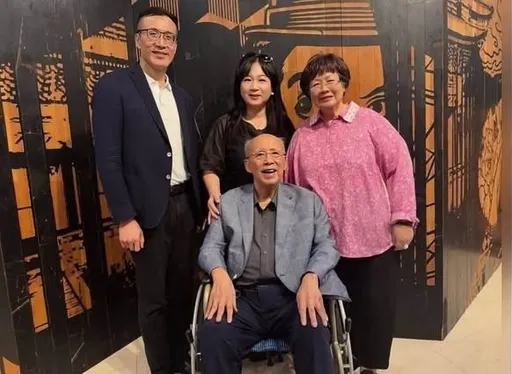 詹姆士惹官司　吳伯雄次媳挺小學同學