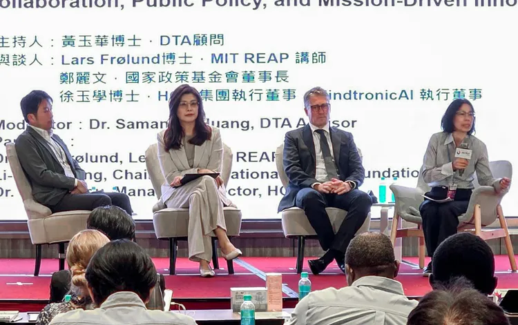 鄭麗文今（10）日參加花蓮縣政府與MIT REAP舉辦「2026創新論壇」。國民黨提供