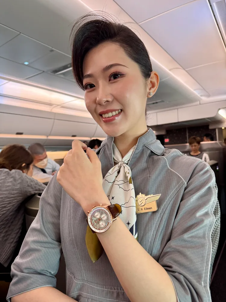 百年靈在雲端發表與星宇航空的聯名腕錶。張家玲攝