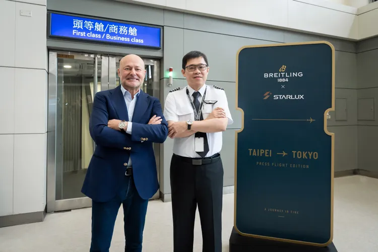星宇航空創辦人張國煒（左）與百年靈執行長Georges Kern合影。品牌提供