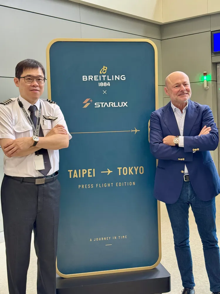 星宇航空創辦人張國煒（左）與百年靈執行長Georges Kern合影。張家玲攝