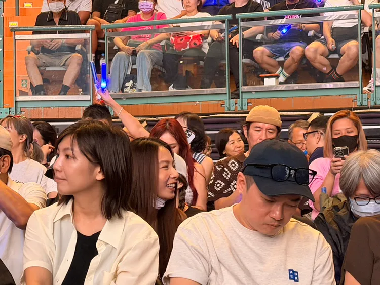 田馥甄開心到小巨蛋聽許富凱開唱。林丞偉攝