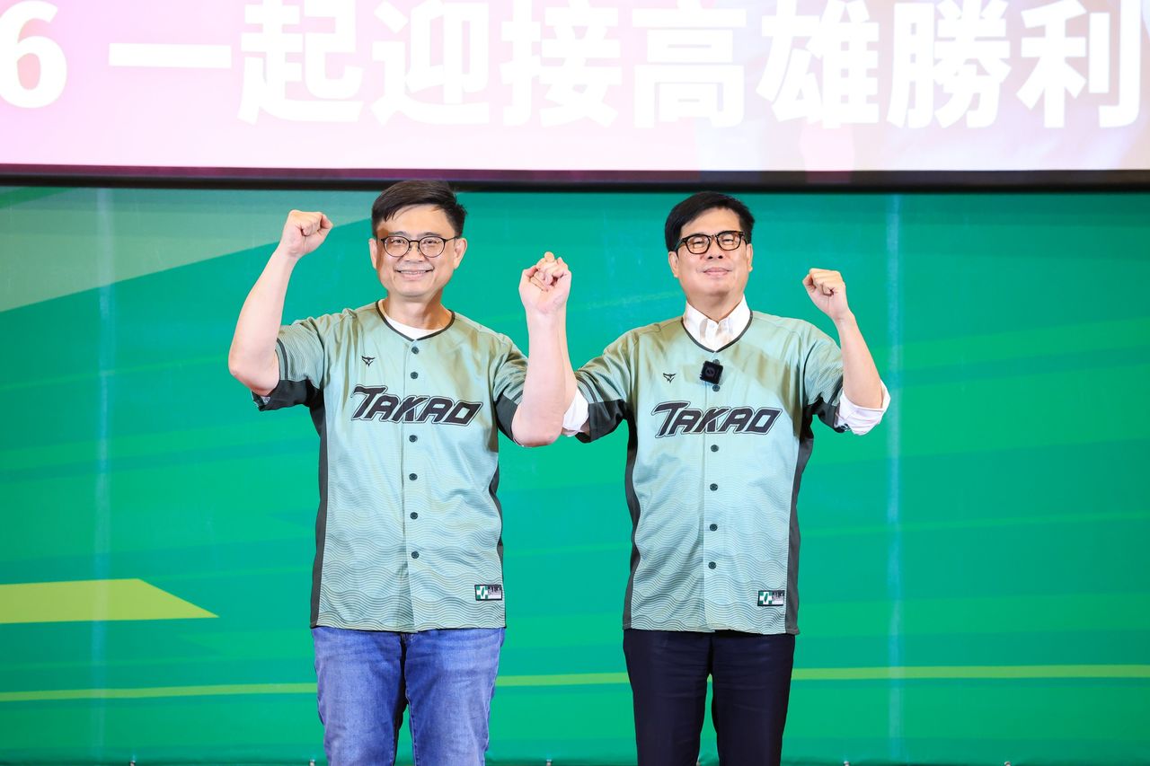 拚高雄延續民進黨執政!陳其邁:夜市生意太好老闆炒鱔魚炒到要復健