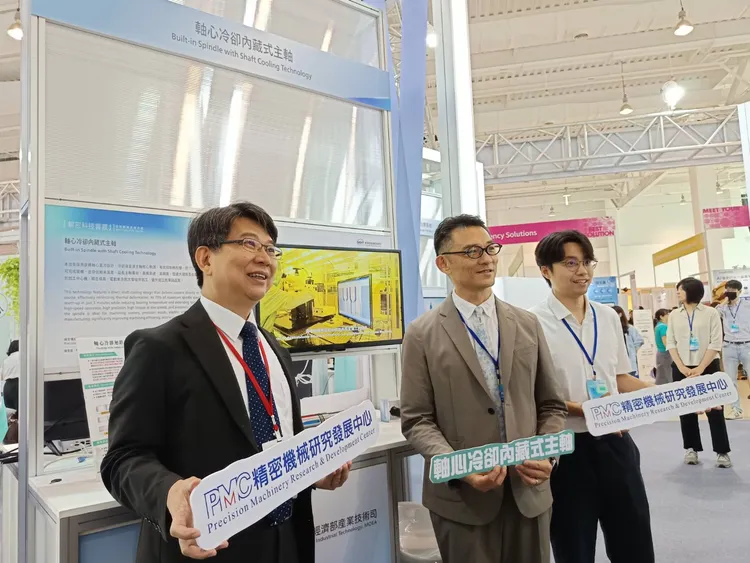 產業技術司呼應政府AI百工百業政策，產業技術司專館展出多項AI應用。許麗珍攝