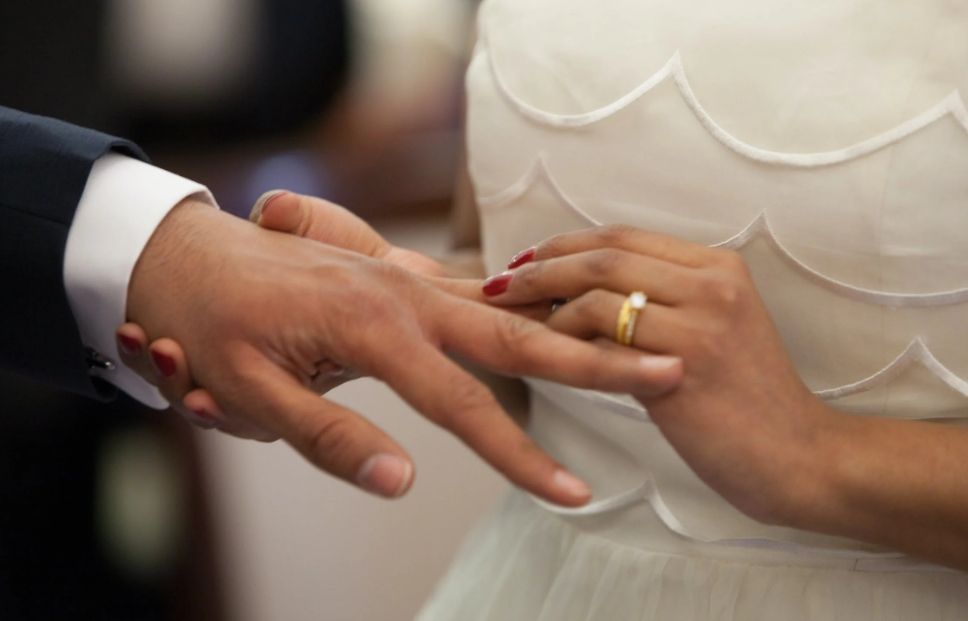 銀行也能辦結婚證!中國催婚出新招 網友歪樓:那離婚呢?