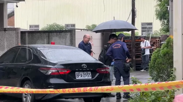 警方隨即封鎖現場進行勘察、採證。翻攝畫面