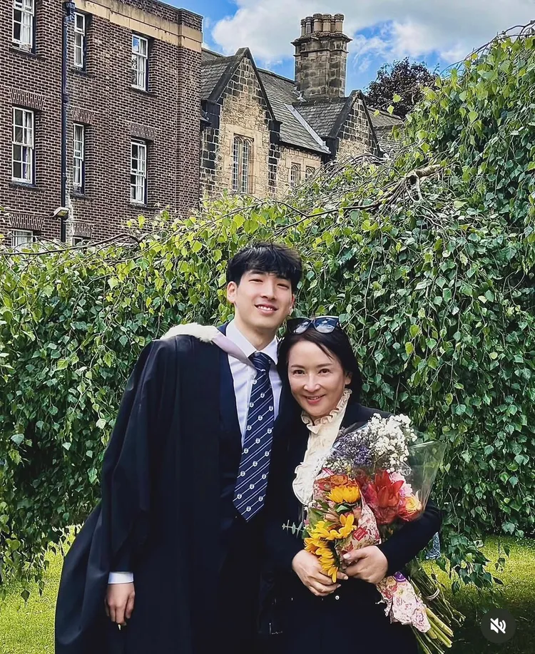 林煒與前妻龔慈恩的兒子林卓毅。翻攝自龔慈恩IG