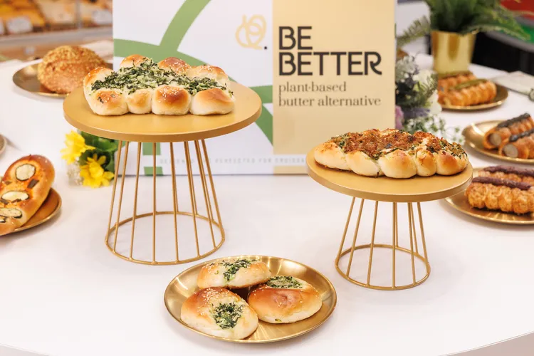 鹹食系列「鮮採青蔬」、「鮮採青蔬香鬆」與「鮮採青蔬餐包」等以臺灣熟悉的青江菜與香鬆入麵糰，帶出清爽鮮蔬滋味。業者提供