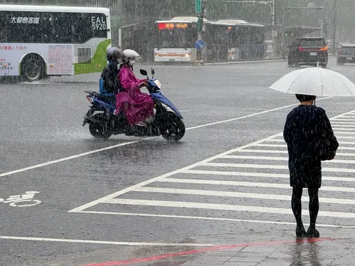 變天了！15縣市大雨　一路下到晚上