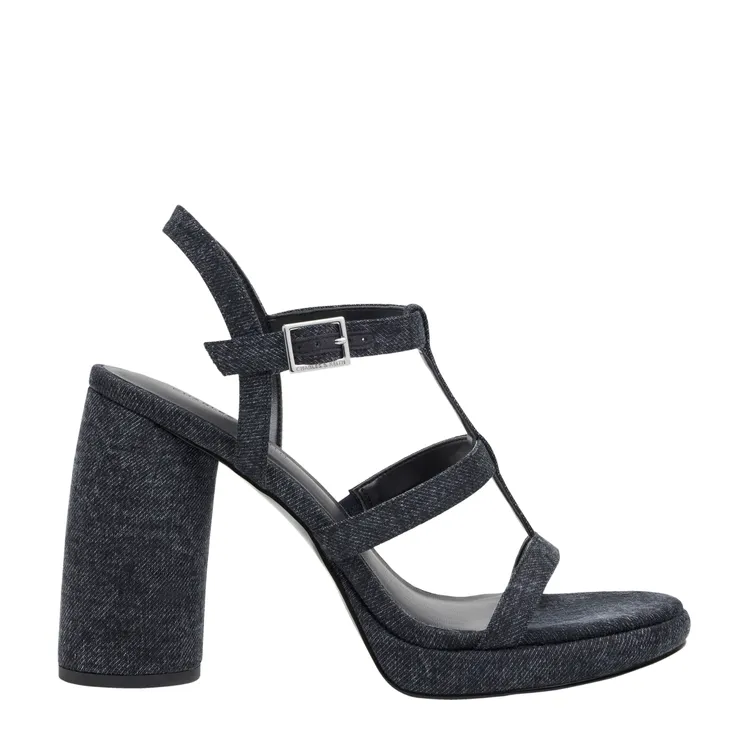 CHARLES & KEITH Aether粗跟涼鞋，2190元。品牌提供