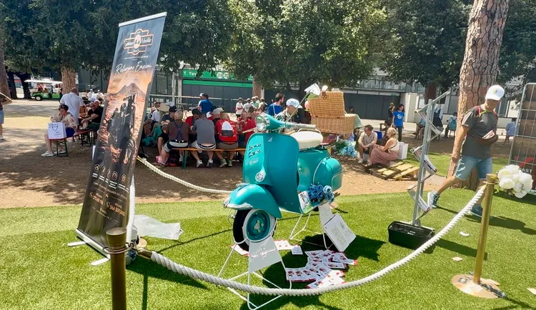 來自世界各地的Vespa Club成員齊聚羅馬，不同語言、不同文化，卻因同樣熱愛Vespa而相聚。林浩昇攝