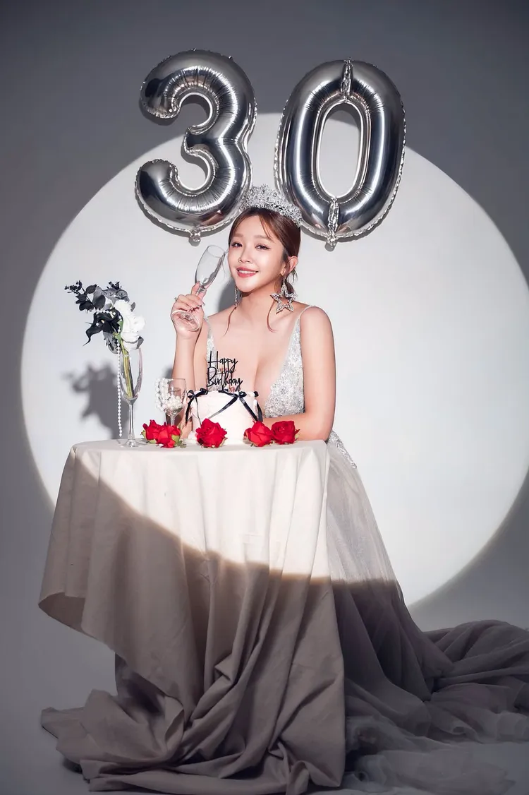 賴慧如慶生照性感爆表。翻攝賴慧如臉書