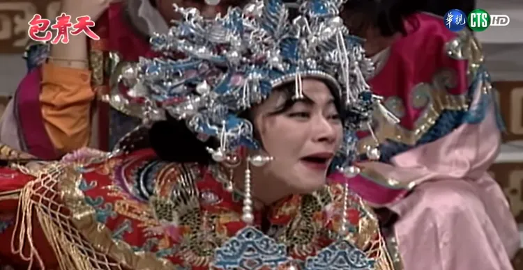 侯炳瑩扮演公主，懷著孩子要包拯刀下留人。翻攝華視戲劇頻道YT