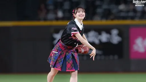 AKB48登大巨蛋萌唱神曲！伊藤百花開球竟站投手丘臂力驚人