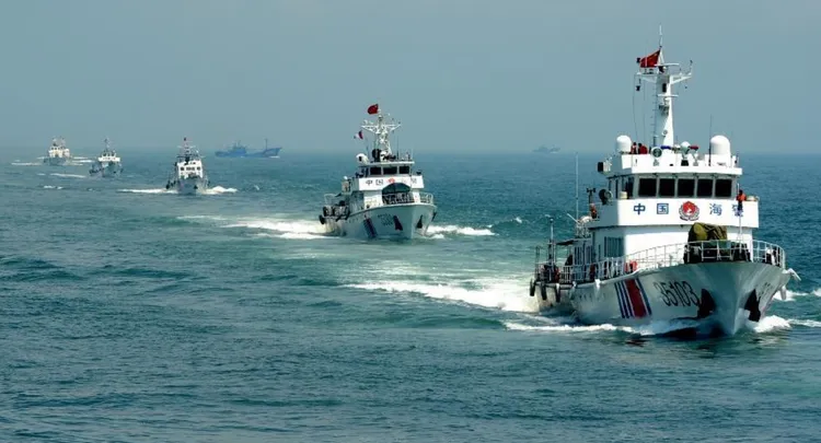 中國海警船在台灣東部海域以「目測檢查」執法，目的是逐步建立管轄事實。圖為福建海警船隊，翻攝中國海警局