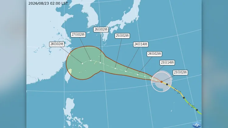 沙德爾目前持續朝台灣方向靠近，目前為中度颱風，預報上有增強為強烈颱風的可能。中央氣象署