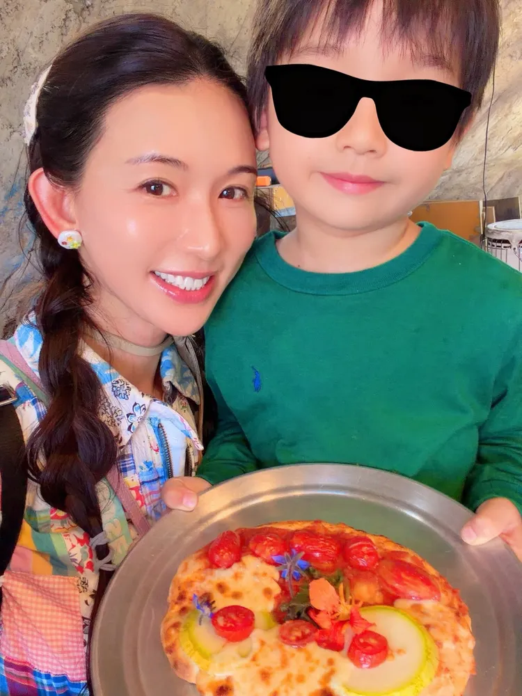林志玲帶兒子到農場，做了披薩要送給AKIRA。翻攝林志玲IG