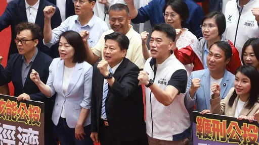 總預算三讀｜傅崐萁要賴卓珍惜善意　「我鞠躬盡瘁盼國家往前走」