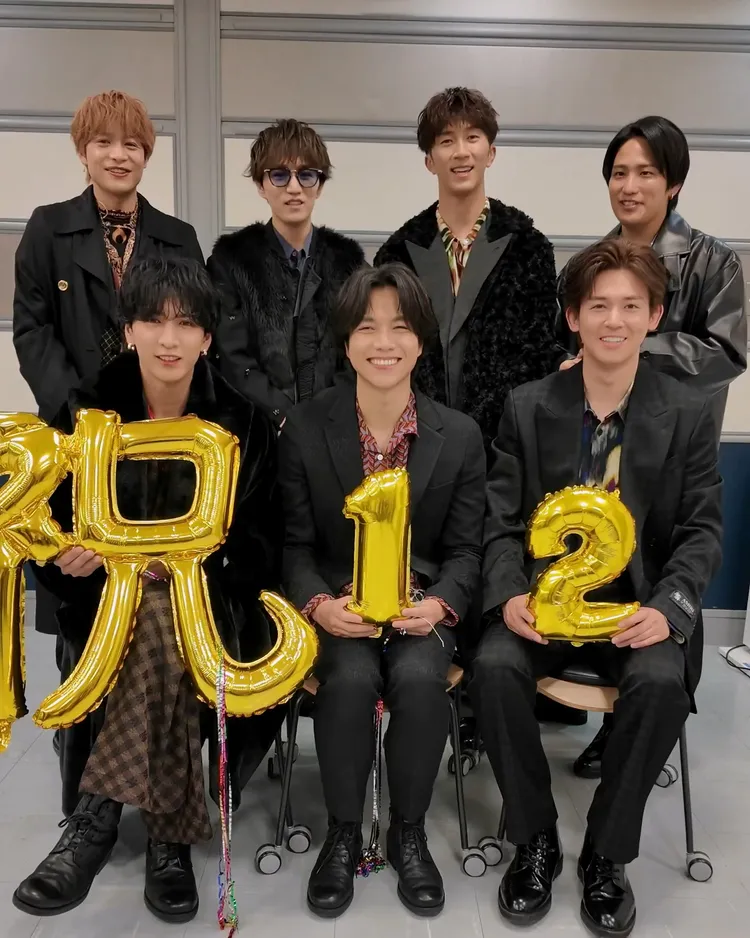 「WEST.」今年4月才慶祝出道12年，如今一下子少了2人，藤井流星（前排左）、小瀧望（前排右）宣布退團，重岡大毅（前排中）被指是導火線。翻攝WEST. X