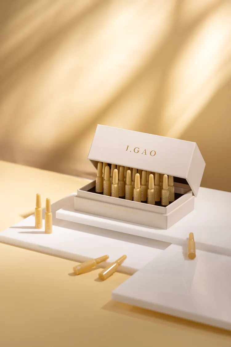 J.GAO逆時緊緻抗老安瓶，1.2ml*21入／4580元。品牌提供