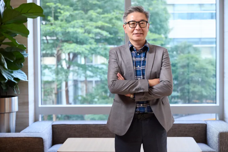 邑明光學眼鏡蕭老闆表示，一站式近視照護整合眼科檢查與專業配鏡資訊，讓每一次視力檢查與眼軸追蹤都有完整紀錄，也讓家長更安心掌握孩子近視歷程。