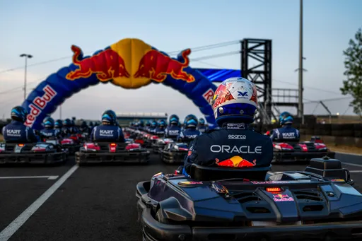 Red Bull Racing車手Max Verstappen將上演百人超車秀 　卡丁車賽事《Max vs 100》將於 9/16 Disney+ 全球直播
