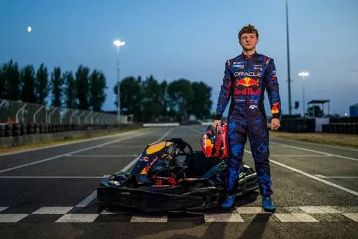 兩屆iRacing世界冠軍Sebastian Job參與賽前測試，直言超越100輛卡丁車將是一項極為艱鉅的任務。Red Bull提供