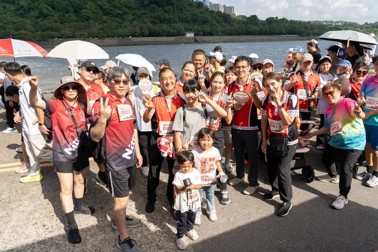 參加健行民眾。觀旅局提供
