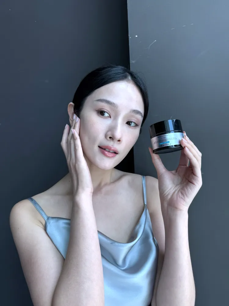 修麗可P-TIOX超胜肽抗皺逆時無痕霜。張家玲攝