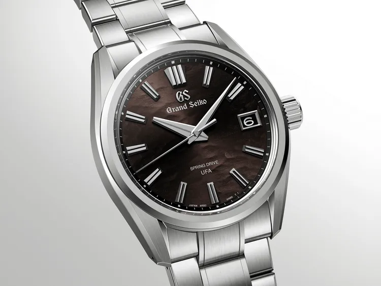 Grand Seiko Evolution 9系列黑色諏訪湖SLGB007腕錶，31萬5000元。品牌提供