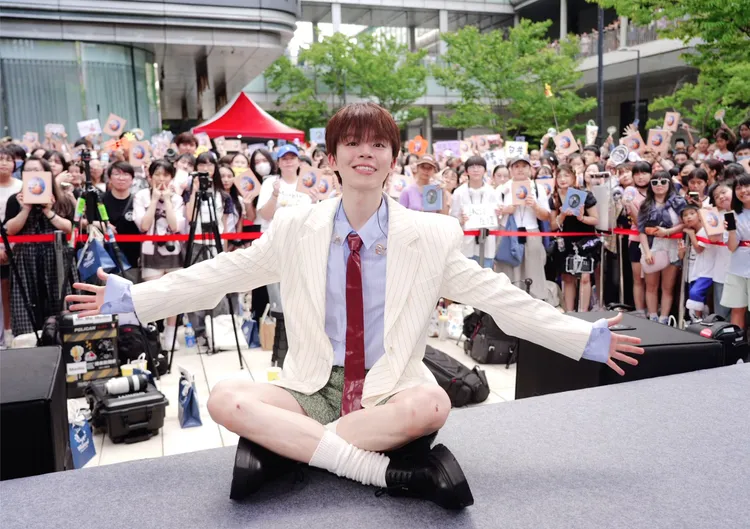 「黃氏兄弟」瑋瑋今在信義區盛大舉辦簽唱會。彭欣偉攝