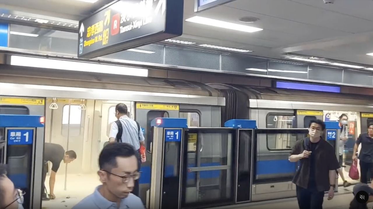 板南線冒煙1200人驚慌下車 北捷:行動電源自燃